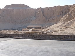 Deir el-Bahri, miejsce znalezienia "lnianego" skarbu 