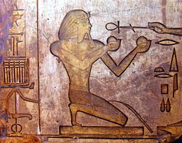 Totmes II, Świątynia Karnak
